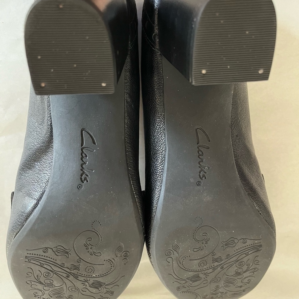 Clark’s Indigo Town Classic Preppy Black Leather Kiltie Loafer Pumps Womens 9.5M - Picture 12 of 15